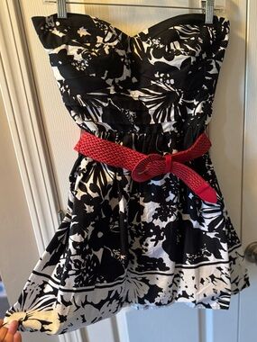 Three Hearts Vintage Black & White Floral Strapless Dress, Red Woven Belt, New